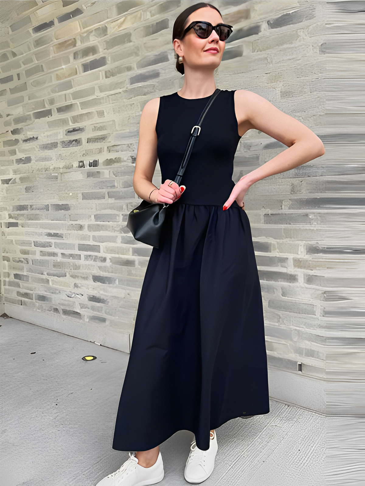 Vestido Longo Canelado com Modelagem Evasê e Detalhes Plissados – Maia