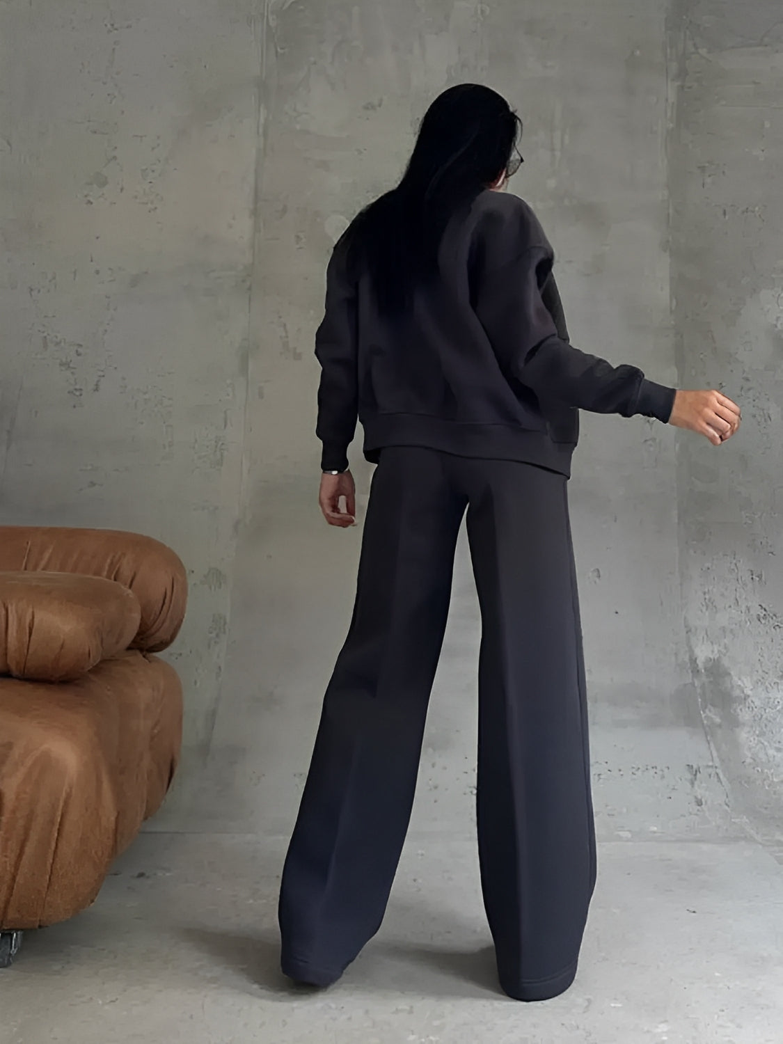 Conjunto Feminino com Jaqueta de Zíper e Calça Reta com Bolsos – Bruna