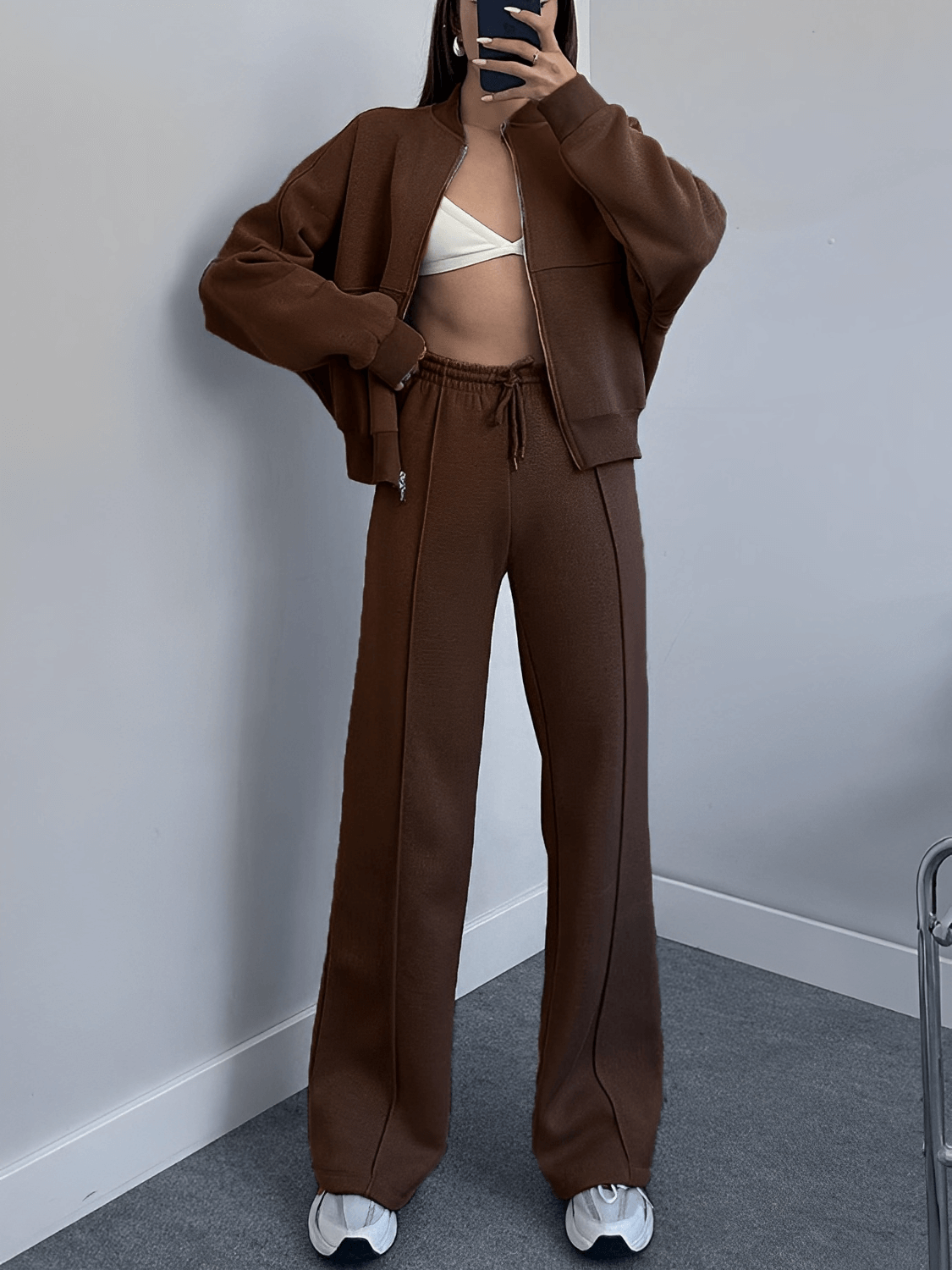 Conjunto Feminino com Jaqueta de Zíper e Calça Reta com Bolsos – Bruna