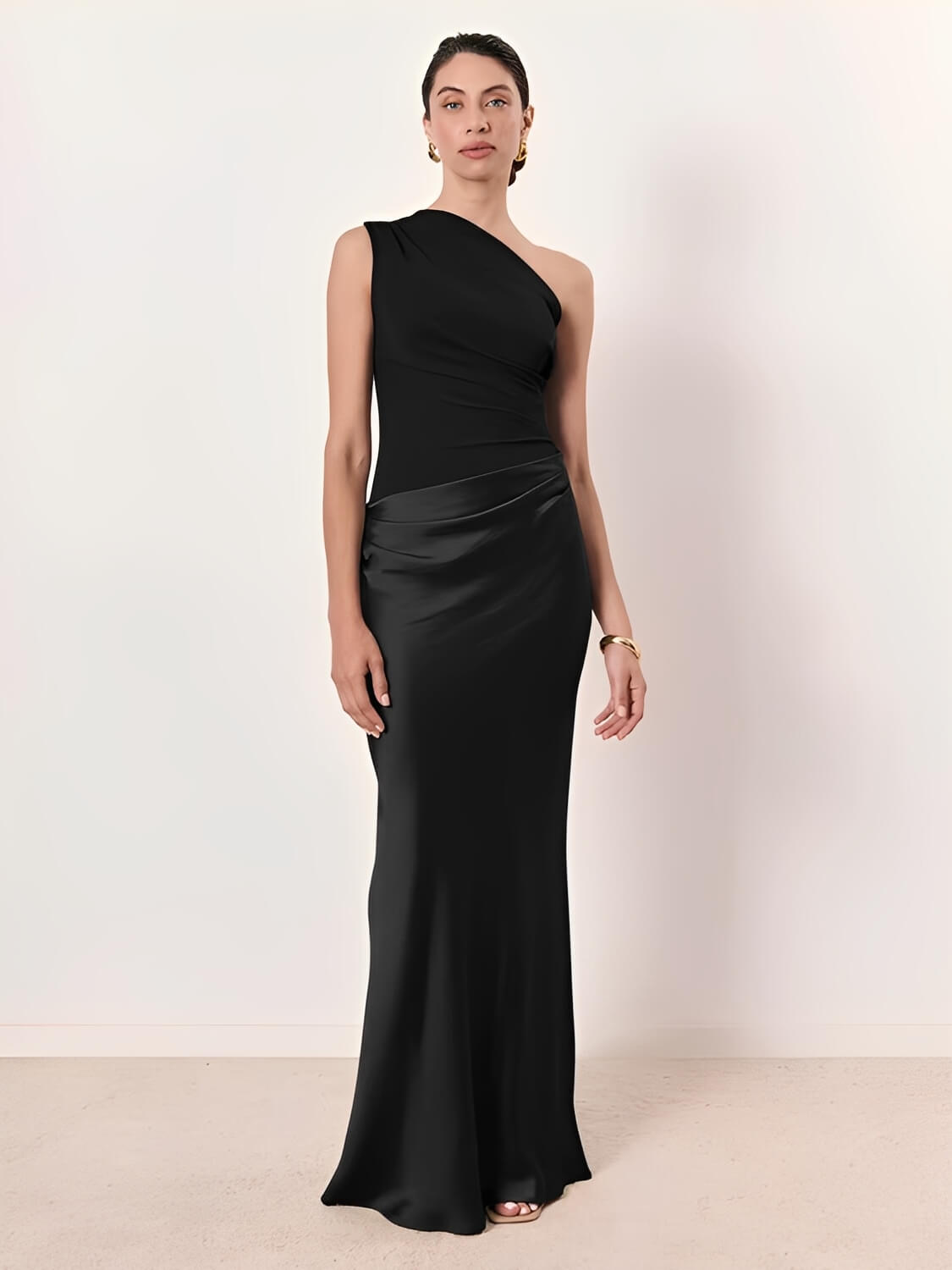 Vestido Longo Acinturado Acetinado Decote Diagonal e Ombro Único – Mirela