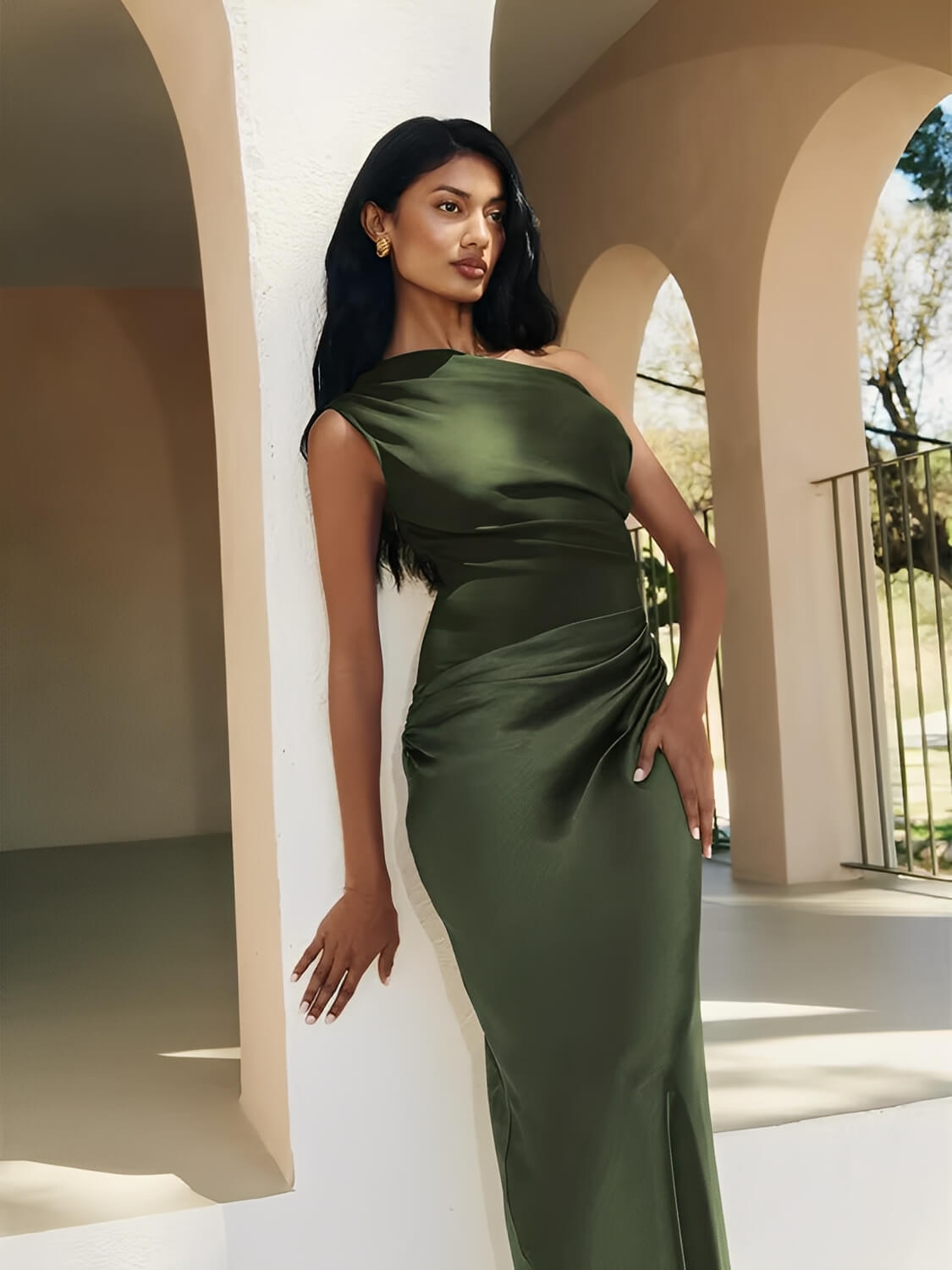 Vestido Longo Acinturado Acetinado Decote Diagonal e Ombro Único – Mirela