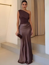 Vestido Longo Acinturado Acetinado Decote Diagonal e Ombro Único – Mirela